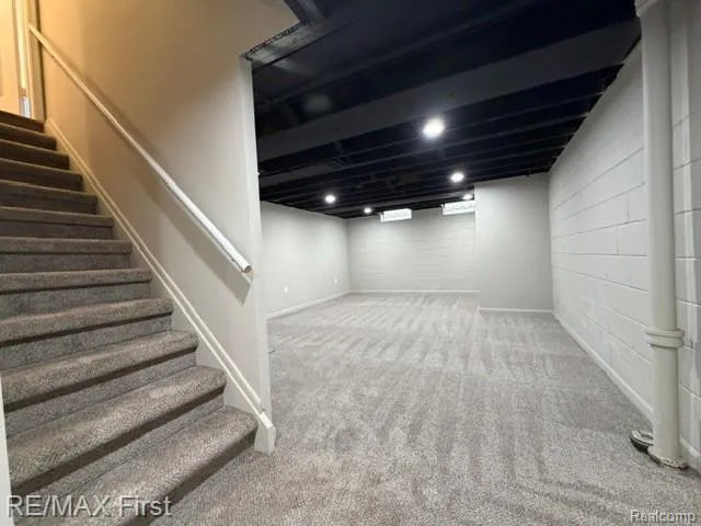 971 Canterbury Road Grosse Pointe Woods City, MI 48236