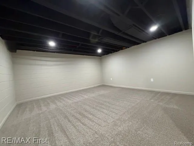 971 Canterbury Road Grosse Pointe Woods City, MI 48236