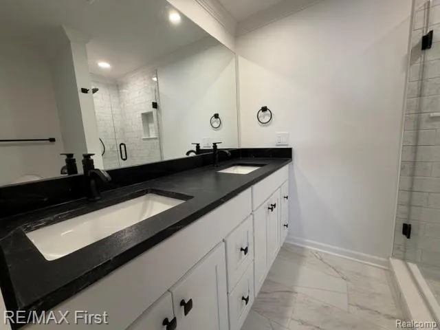 971 Canterbury Road Grosse Pointe Woods City, MI 48236