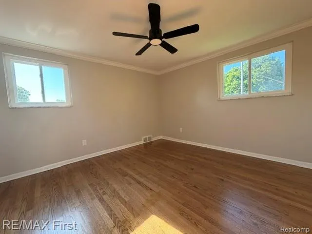 971 Canterbury Road Grosse Pointe Woods City, MI 48236