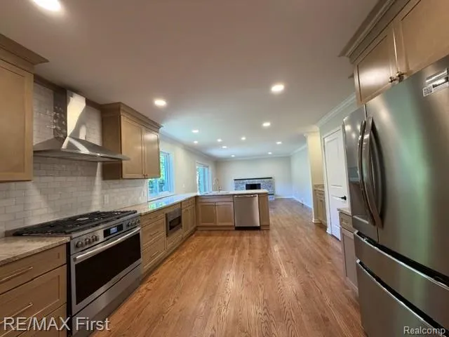 971 Canterbury Road Grosse Pointe Woods City, MI 48236