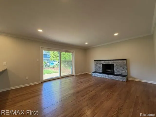 971 Canterbury Road Grosse Pointe Woods City, MI 48236