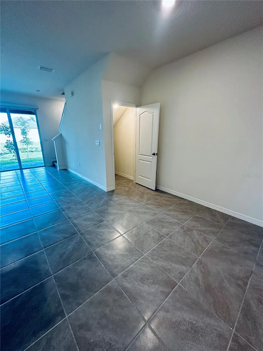 1232 DRAINTREE STREET Davenport, FL 33837