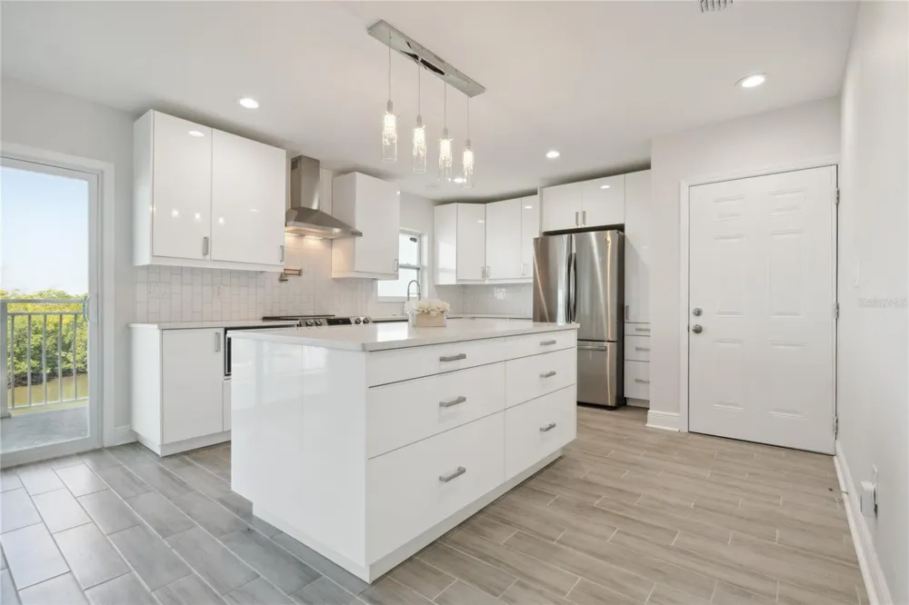 8829 BAY POINTE DRIVE #206 Tampa, FL 33615