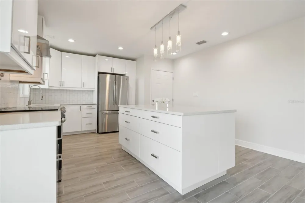 8829 BAY POINTE DRIVE #206 Tampa, FL 33615