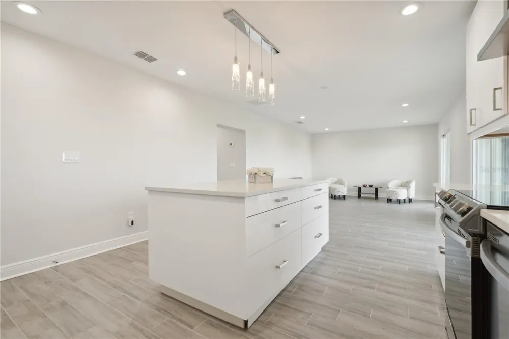 8829 BAY POINTE DRIVE #206 Tampa, FL 33615