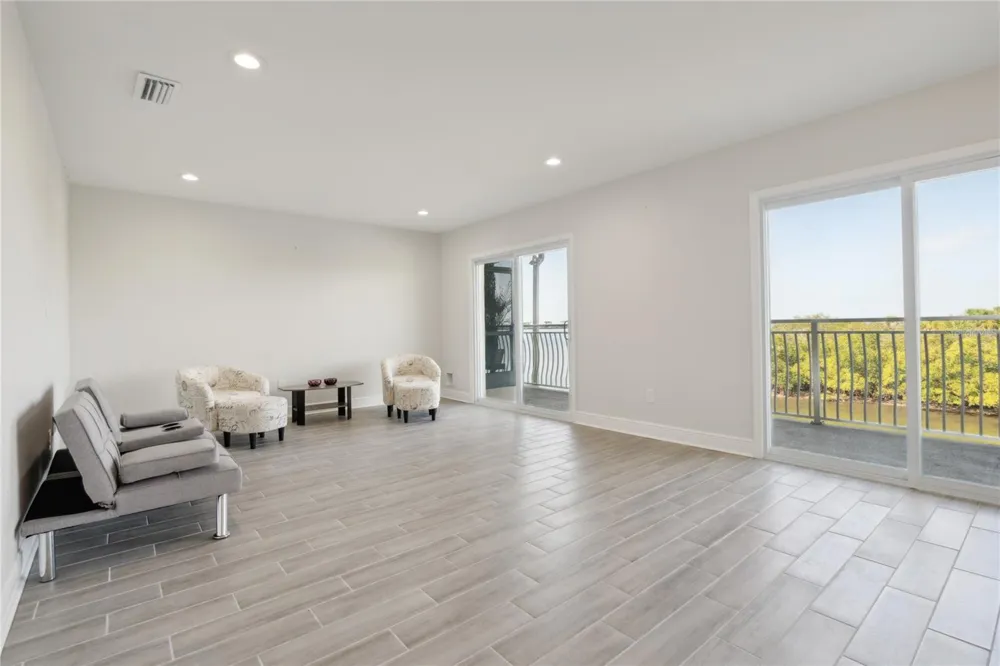 8829 BAY POINTE DRIVE #206 Tampa, FL 33615
