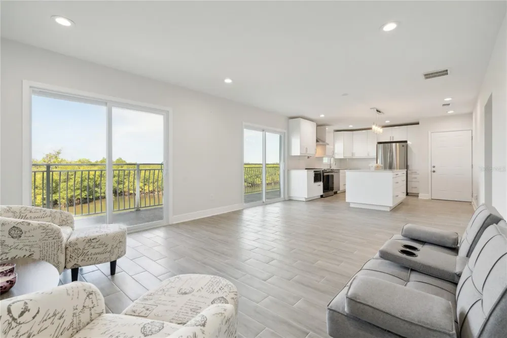 8829 BAY POINTE DRIVE #206 Tampa, FL 33615