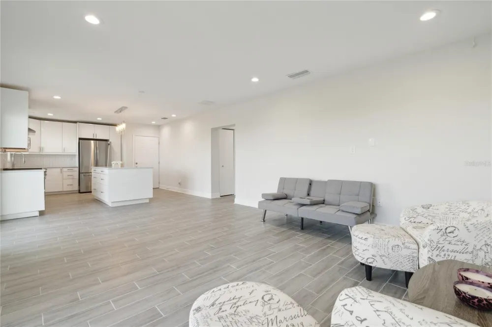 8829 BAY POINTE DRIVE #206 Tampa, FL 33615