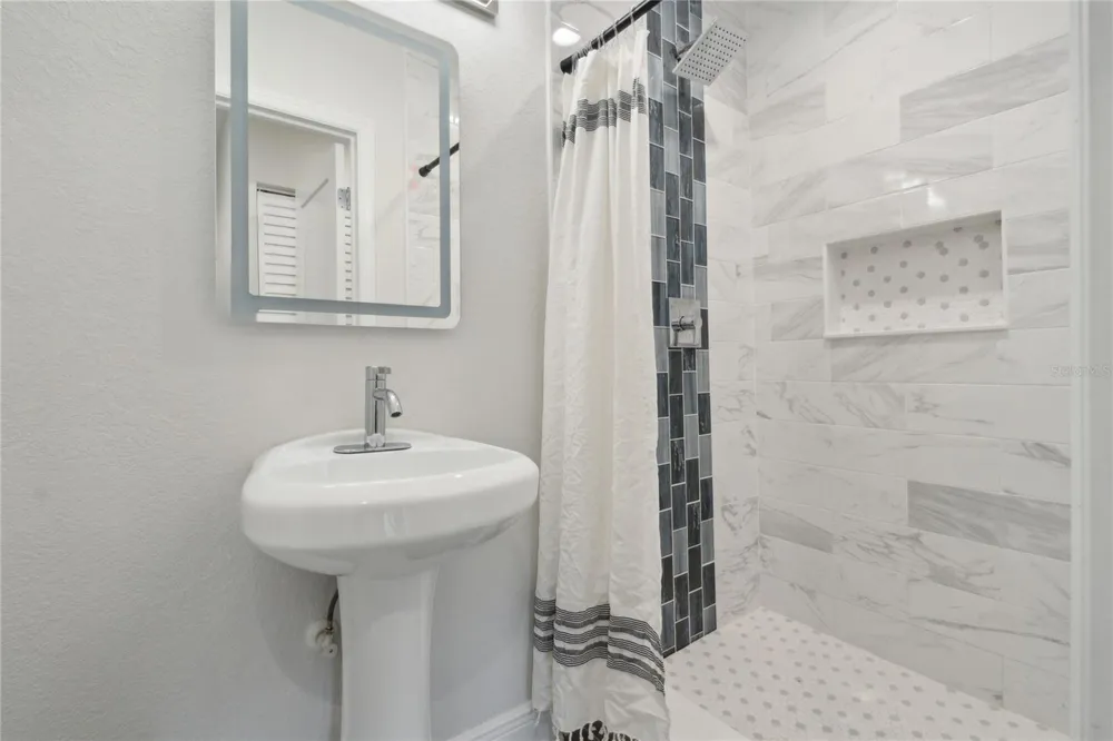8829 BAY POINTE DRIVE #206 Tampa, FL 33615