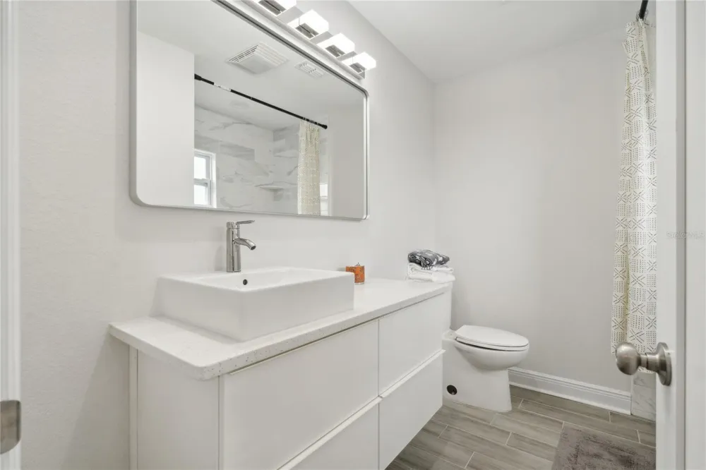 8829 BAY POINTE DRIVE #206 Tampa, FL 33615