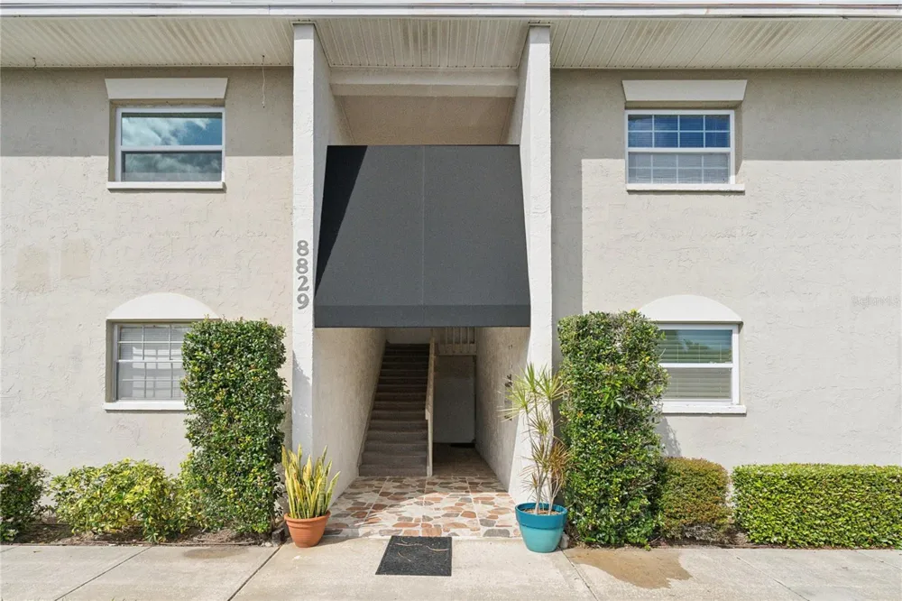 8829 BAY POINTE DRIVE #206 Tampa, FL 33615