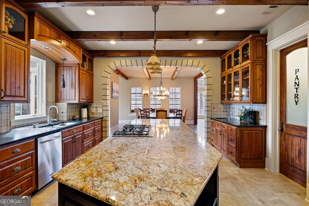 928 Black Bear TRL Jasper, GA 30143