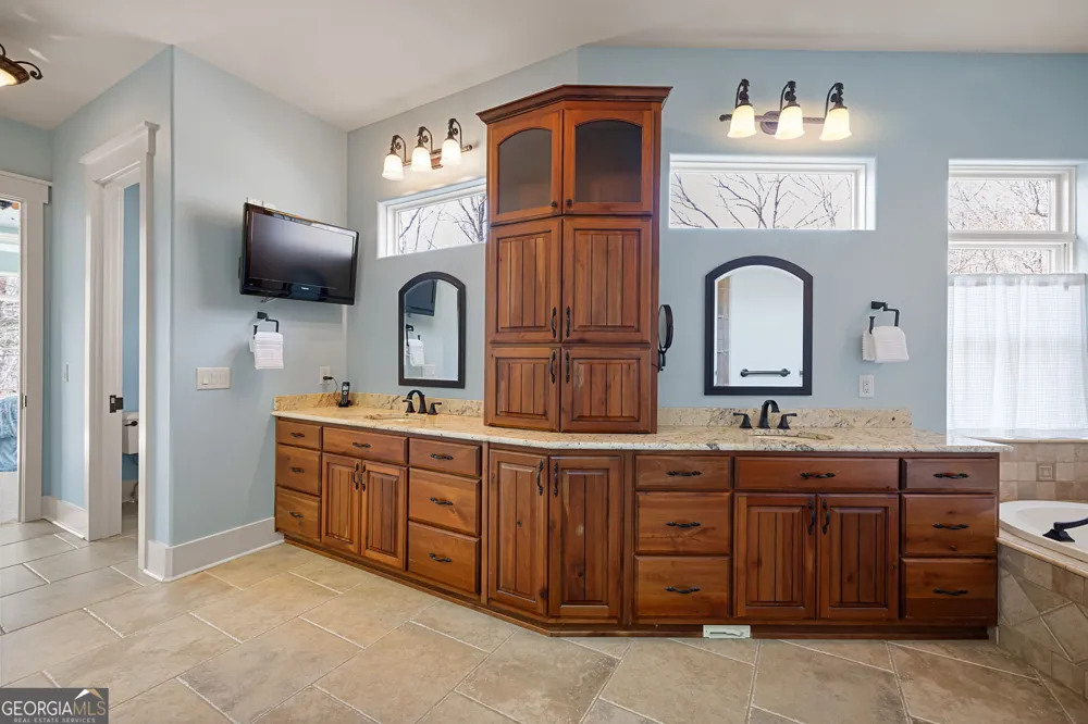 928 Black Bear TRL Jasper, GA 30143