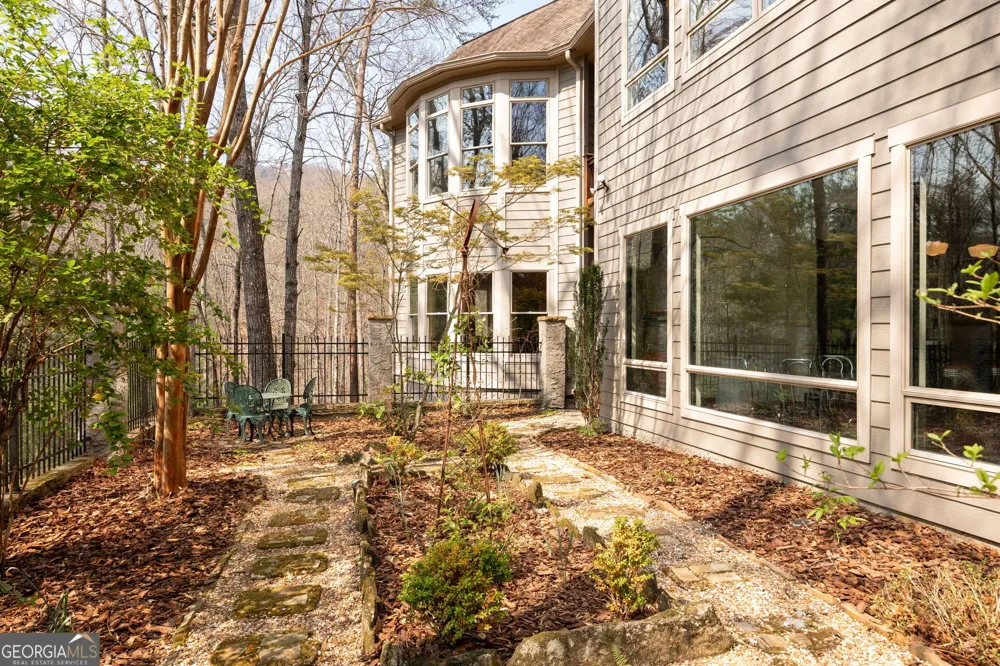 928 Black Bear TRL Jasper, GA 30143