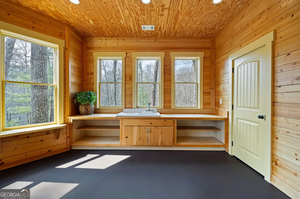 928 Black Bear TRL Jasper, GA 30143