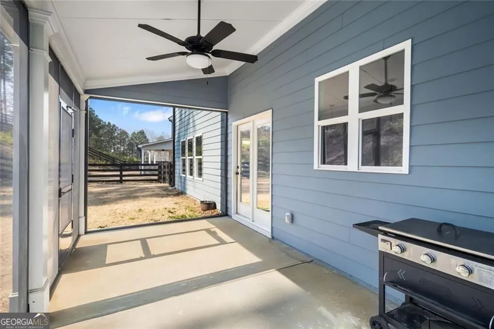 233 Mountain Ashe LN Dallas, GA 30132