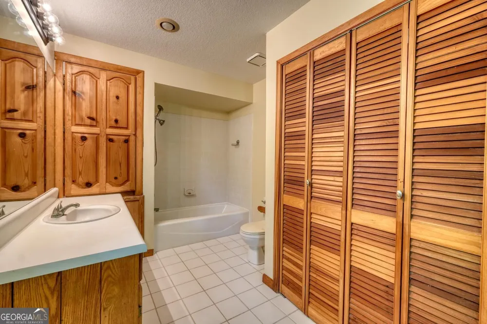 1493 Greasy Creek Road Brasstown, NC 28902