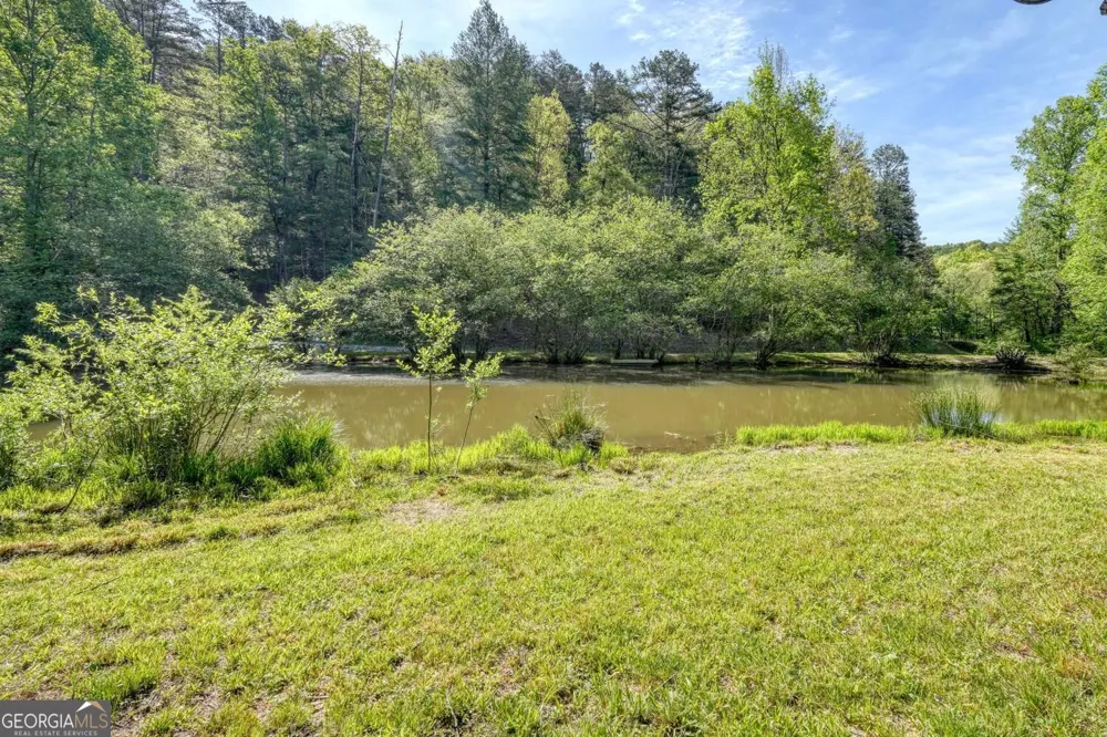 1493 Greasy Creek Road Brasstown, NC 28902