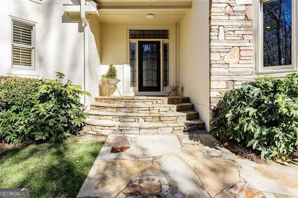325 Riverhall CT Sandy Springs, GA 30350