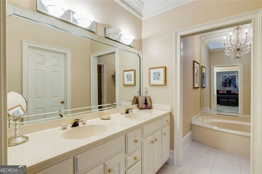 325 Riverhall CT Sandy Springs, GA 30350