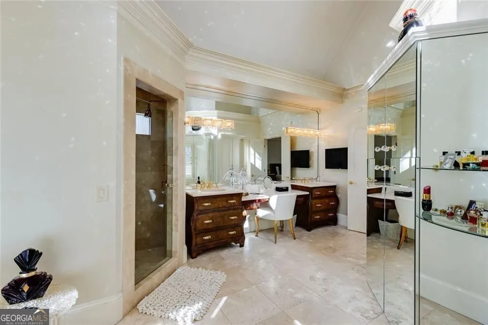325 Riverhall CT Sandy Springs, GA 30350