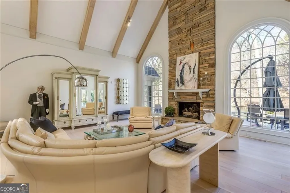 325 Riverhall CT Sandy Springs, GA 30350