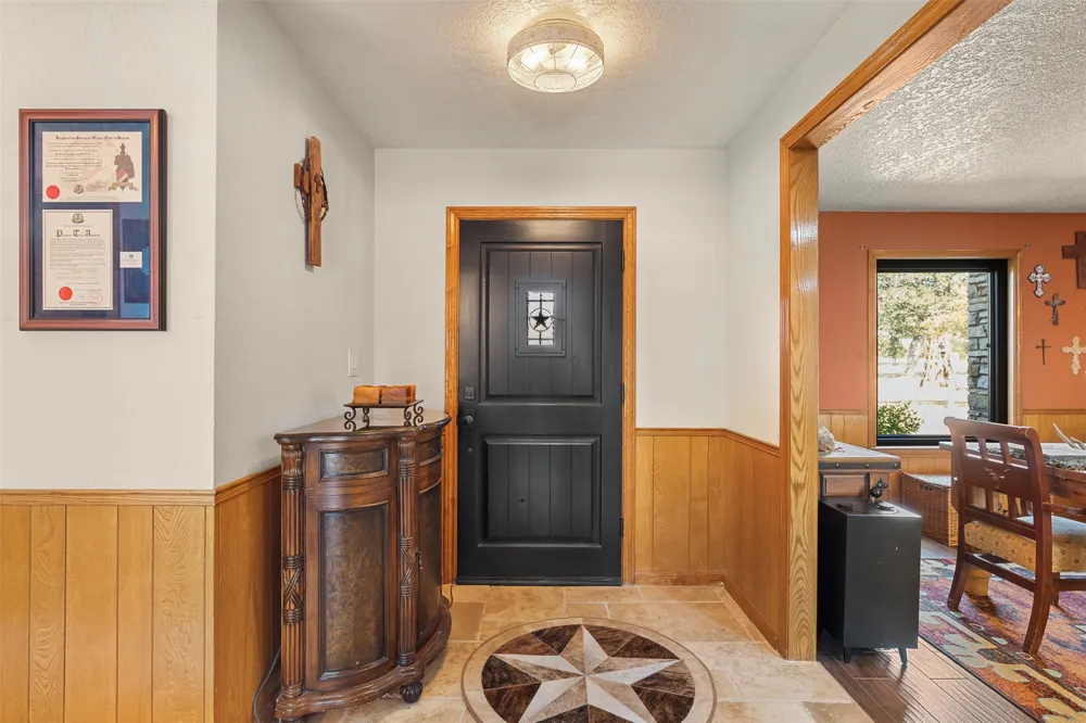 1045 Private Road 7005 Lexington, TX 78947