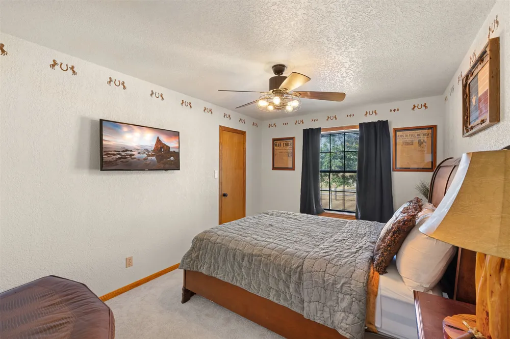 1045 Private Road 7005 Lexington, TX 78947
