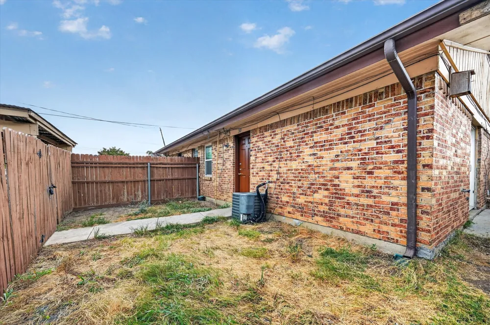 305 Cliff Drive Garland, TX 75042