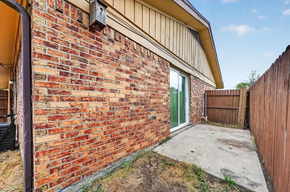 305 Cliff Drive Garland, TX 75042