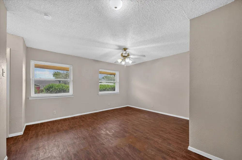305 Cliff Drive Garland, TX 75042