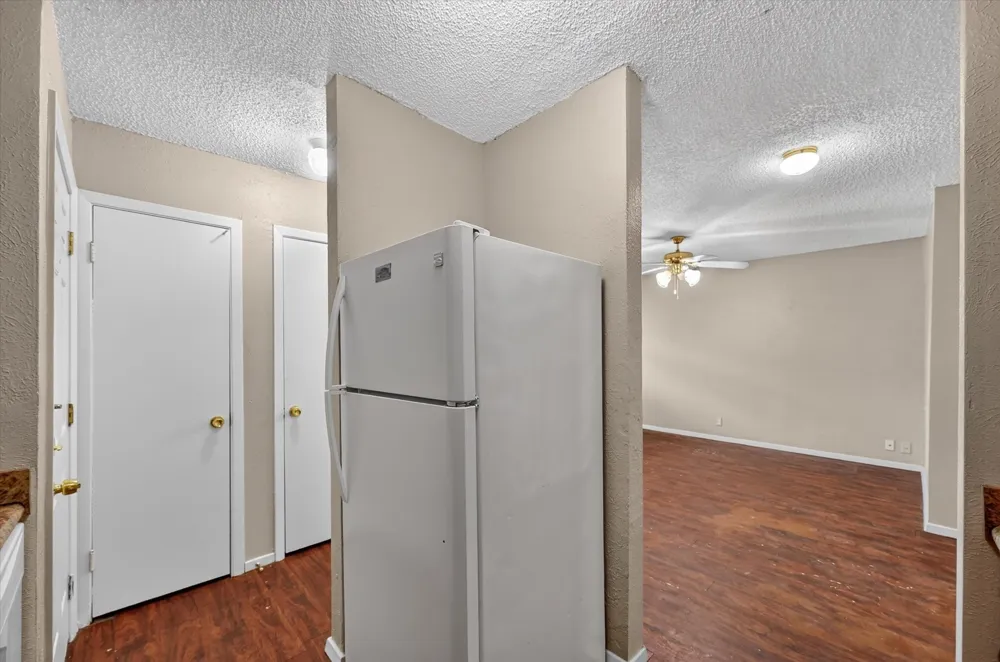 305 Cliff Drive Garland, TX 75042