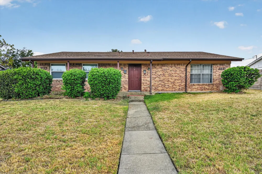 305 Cliff Drive Garland, TX 75042