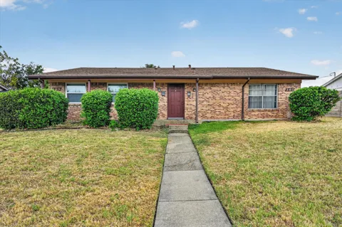 305 Cliff Drive