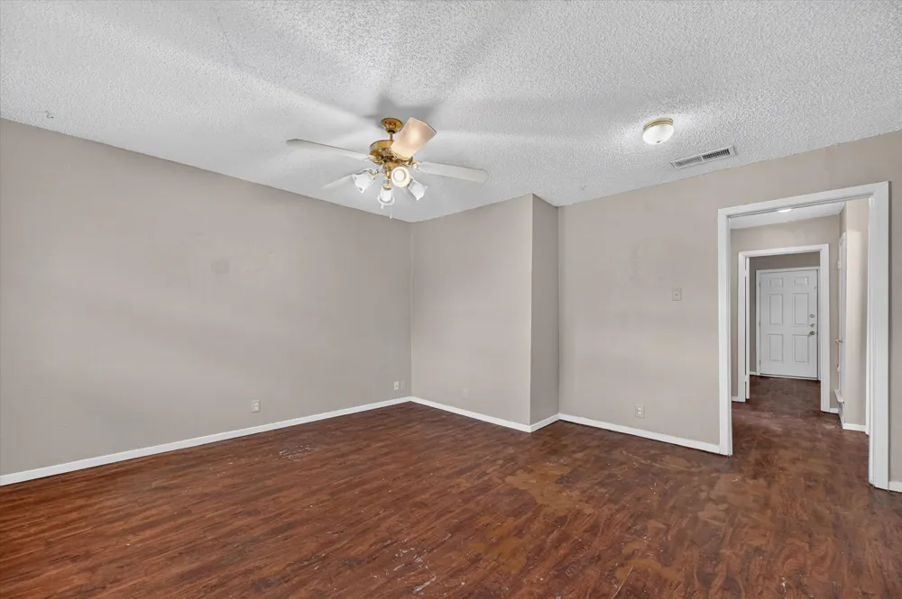 305 Cliff Drive Garland, TX 75042