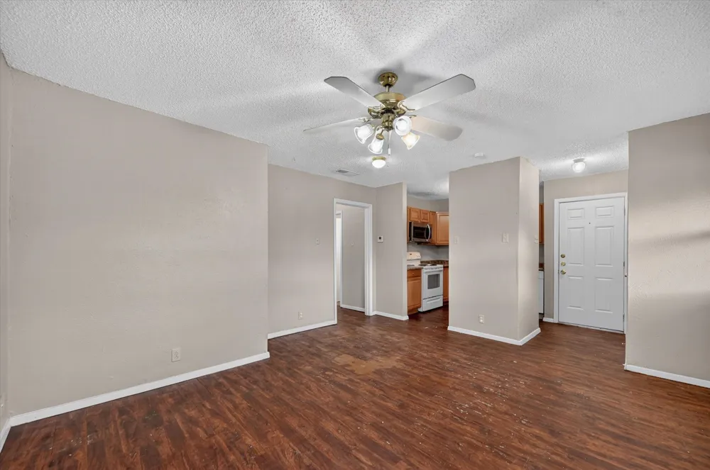305 Cliff Drive Garland, TX 75042