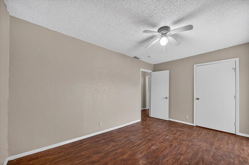 305 Cliff Drive Garland, TX 75042