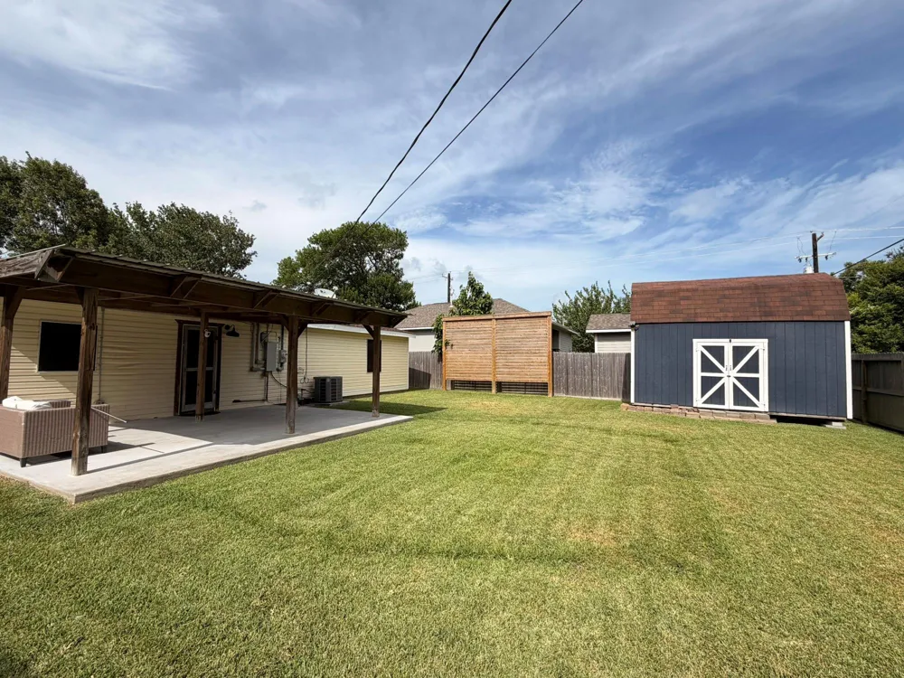 905 15th Ave N Texas City, TX 77590