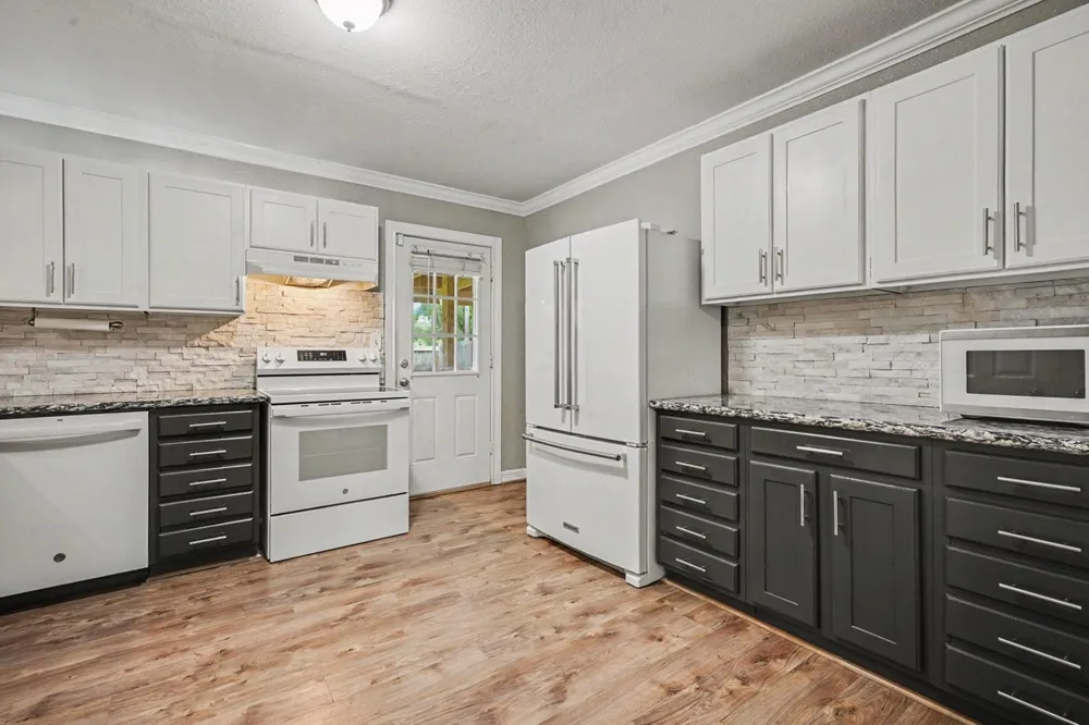 905 15th Ave N Texas City, TX 77590