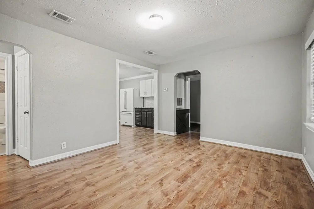 905 15th Ave N Texas City, TX 77590