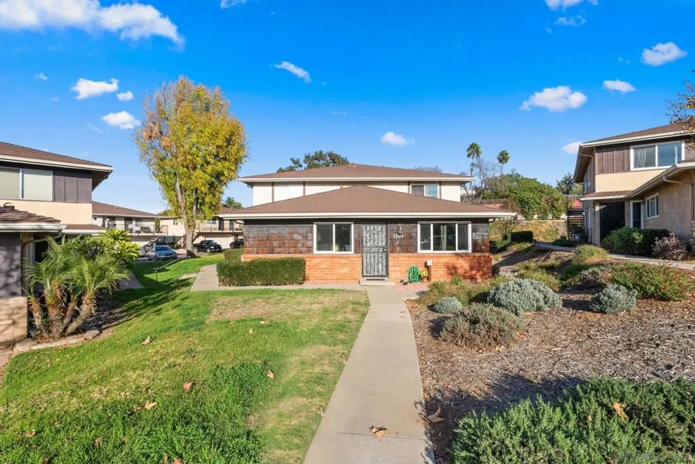 12156 Wintergreen Dr #1 Lakeside, CA 92040