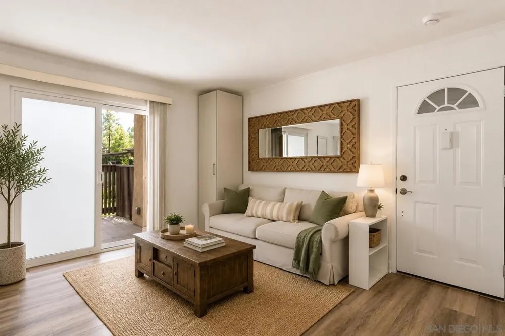 8581 Villa La Jolla #J La Jolla, CA 92037