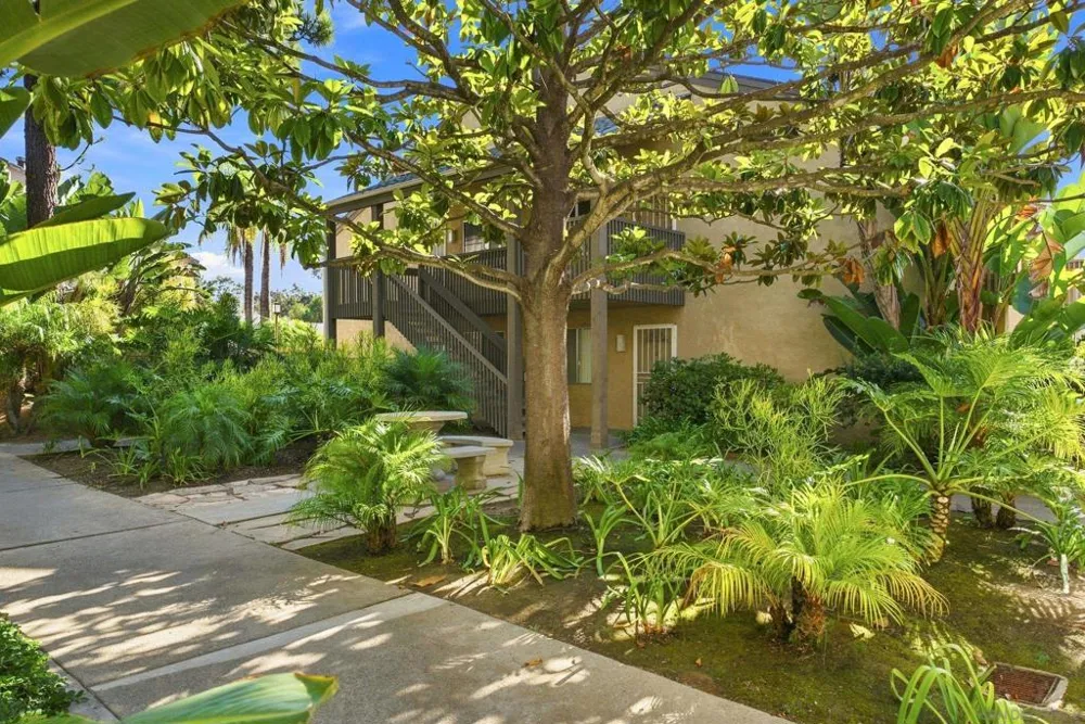8581 Villa La Jolla #J La Jolla, CA 92037