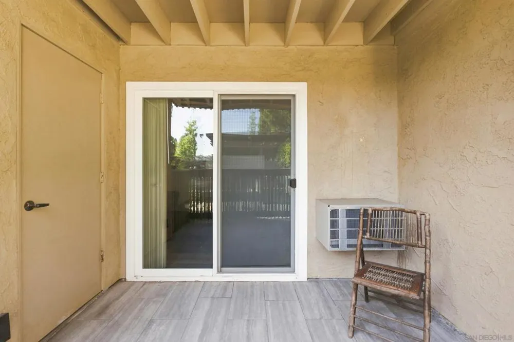 8581 Villa La Jolla #J La Jolla, CA 92037