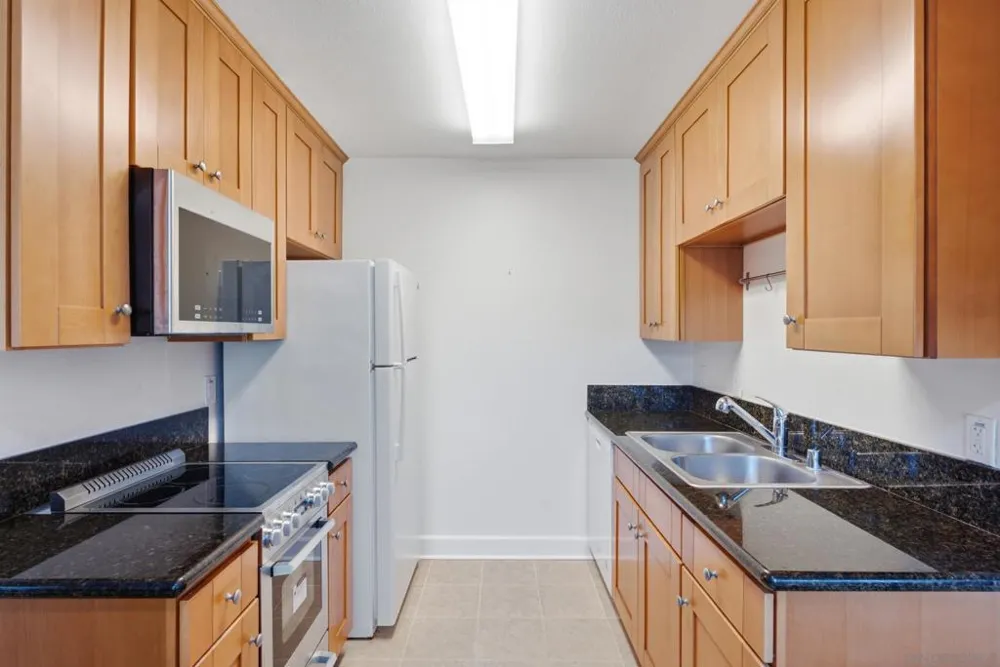 8581 Villa La Jolla #J La Jolla, CA 92037