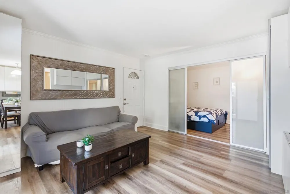 8581 Villa La Jolla #J La Jolla, CA 92037