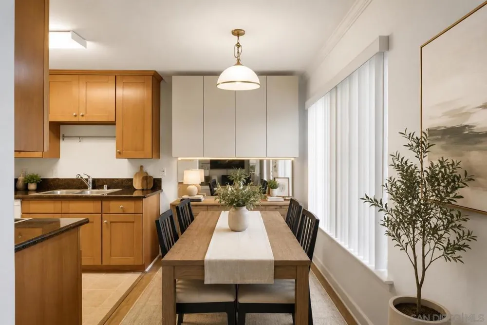 8581 Villa La Jolla #J La Jolla, CA 92037