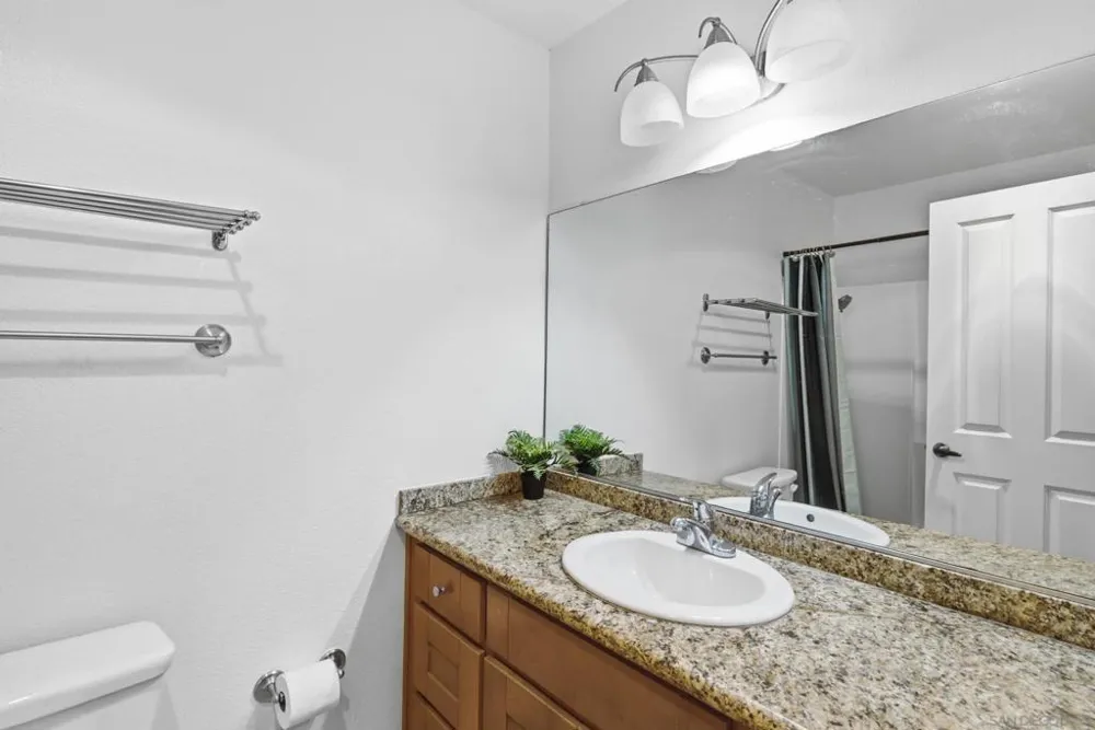 8581 Villa La Jolla #J La Jolla, CA 92037