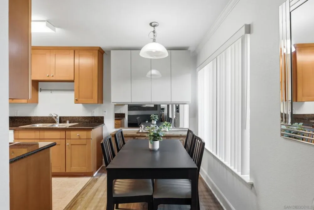 8581 Villa La Jolla #J La Jolla, CA 92037